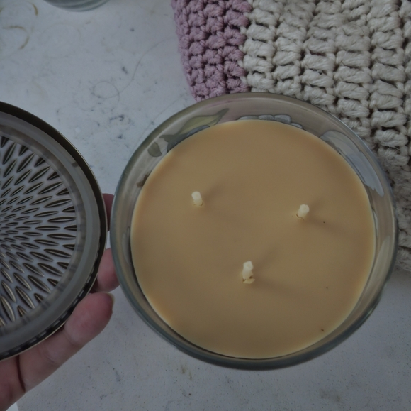 Bath & Body Works Almond Croissant Candle - Blue and Cream Floral - Picture 3 of 3